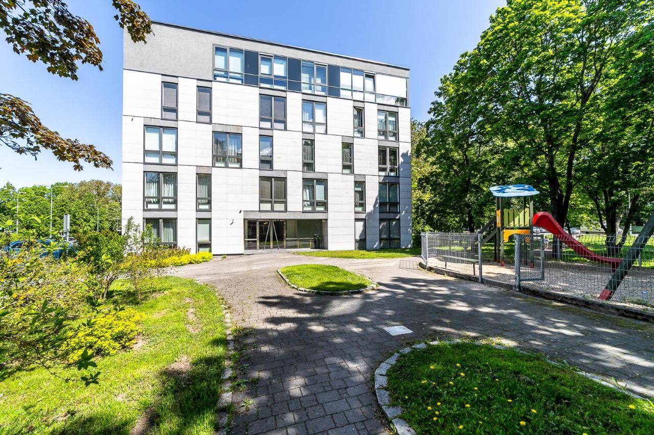 Fabulous Location Apartment *