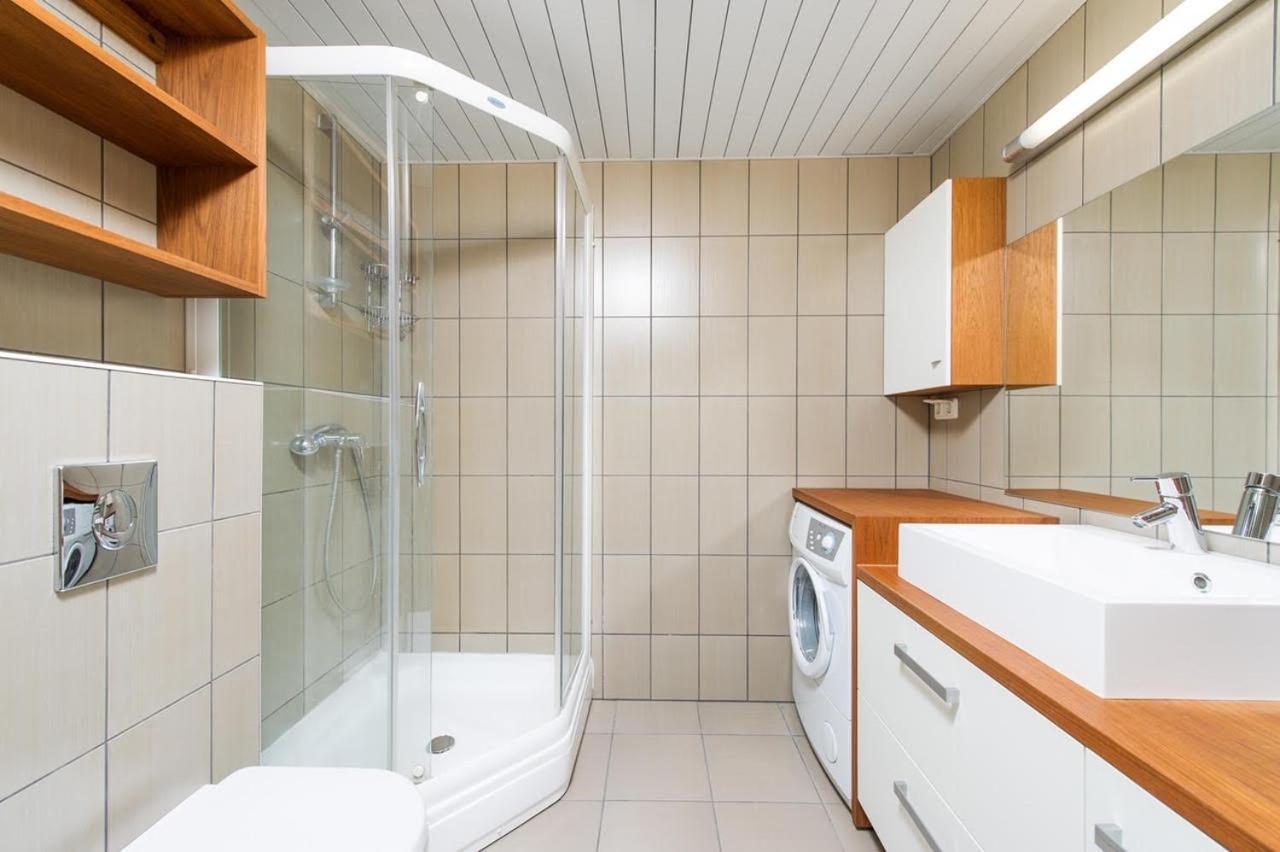 Fabulous Location Apartment *