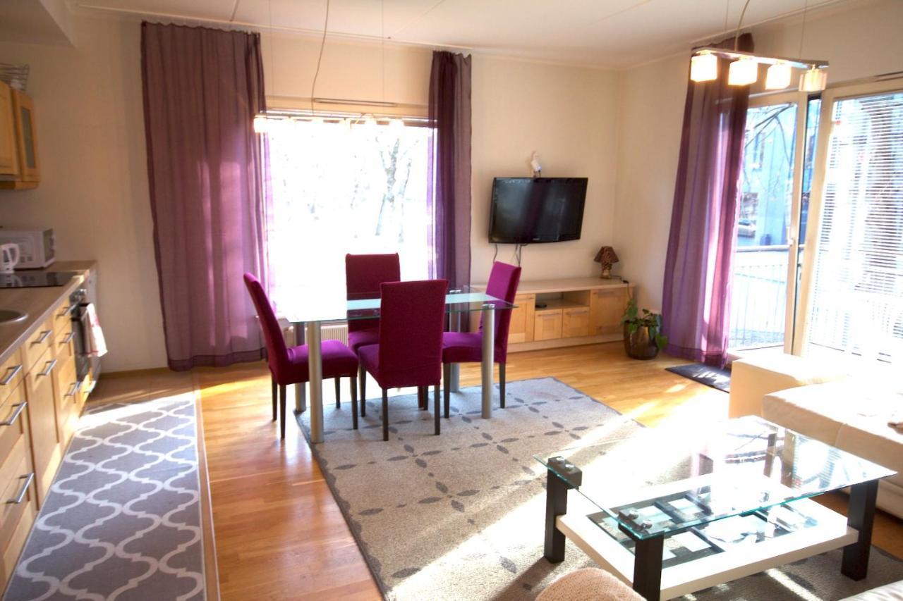 Fabulous Location Apartment *
