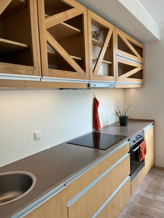 Fabulous Location Apartment *